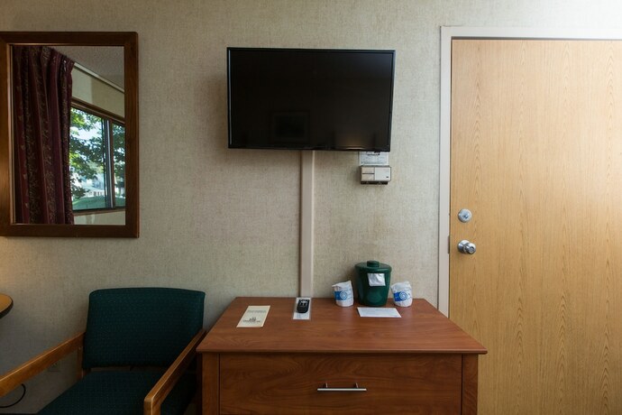 Imagen general del Hotel Commodores Inn. Foto 10