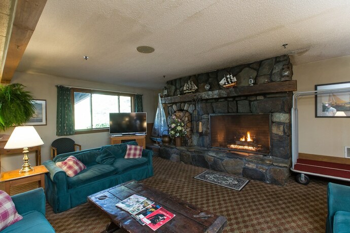 Imagen general del Hotel Commodores Inn. Foto 11