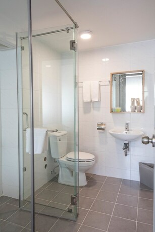 Imagen de la habitación del Hotel Common Inn. Foto 19