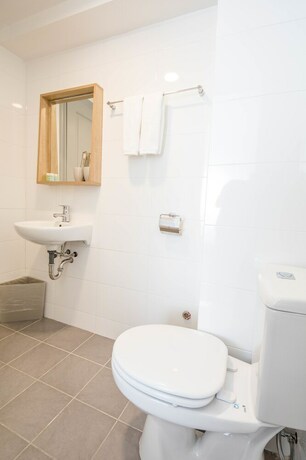 Imagen de la habitación del Hotel Common Inn. Foto 23