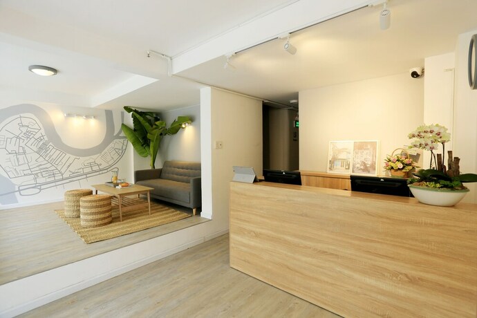 Imagen de los interiores del Hotel Common Inn. Foto 34