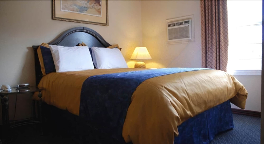 Imagen de la habitación del Hotel Commons Inn. Foto 15