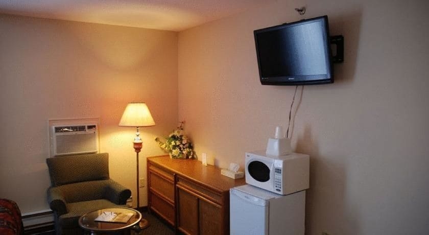 Imagen de la habitación del Hotel Commons Inn. Foto 17