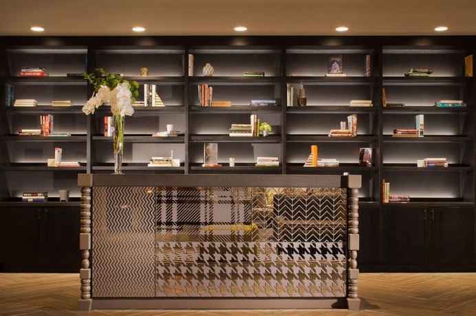 Imagen de los interiores del Hotel Commonwealth. Foto 8