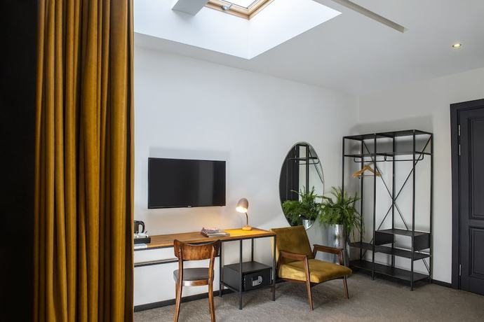 Imagen de la habitación del Hotel Communal Sololaki. Foto 13
