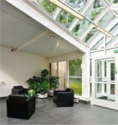 Imagen general del Hotel Commundo Tagungshotel Koenigs Wusterhausen. Foto 2