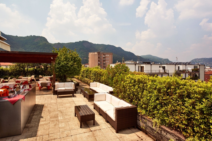 Imagen de los exteriores del Hotel Como, Como. Foto 6