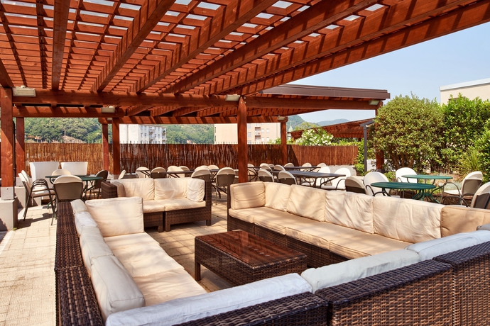 Imagen de los exteriores del Hotel Como, Como. Foto 8