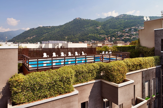 Imagen de la piscina del Hotel Como, Como. Foto 14