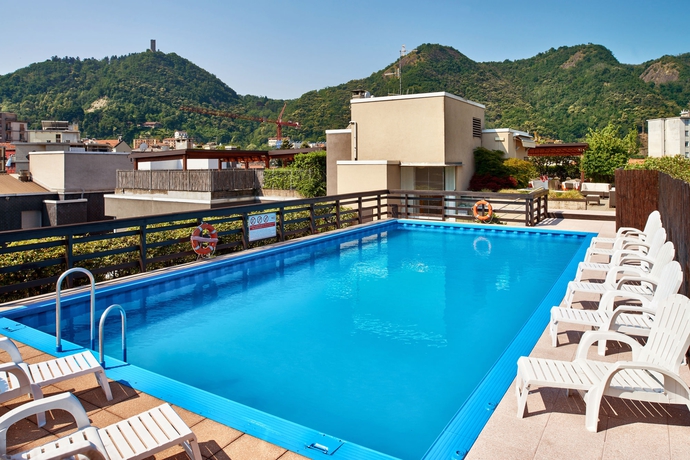 Imagen de la piscina del Hotel Como, Como. Foto 16