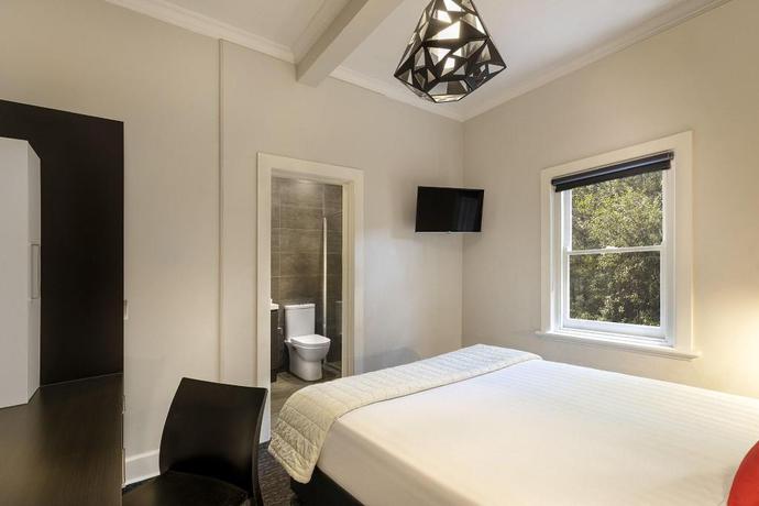 Imagen de la habitación del Hotel Como Court by Crest. Foto 5