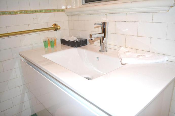 Imagen de la habitación del Hotel Como Court by Crest. Foto 16