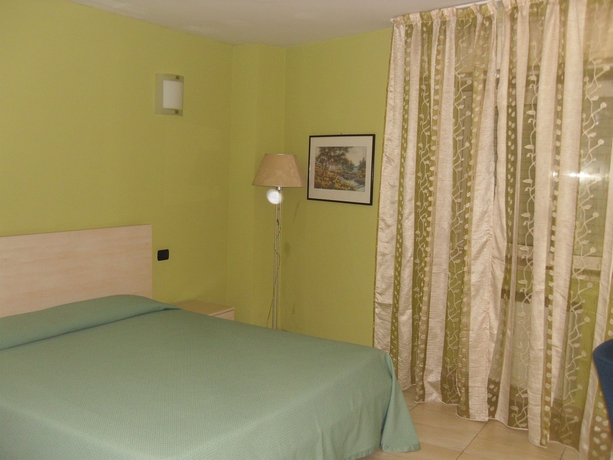Imagen de la habitación del Hotel Como, Siracusa. Foto 3