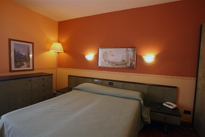 Imagen de la habitación del Hotel Como, Siracusa. Foto 8