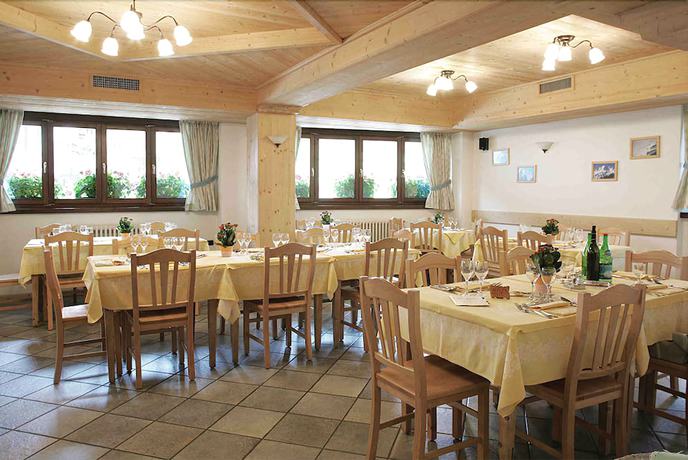 Imagen del bar/restaurante del Hotel Compagnoni, SANTA CATERINA VALFURVA. Foto 4