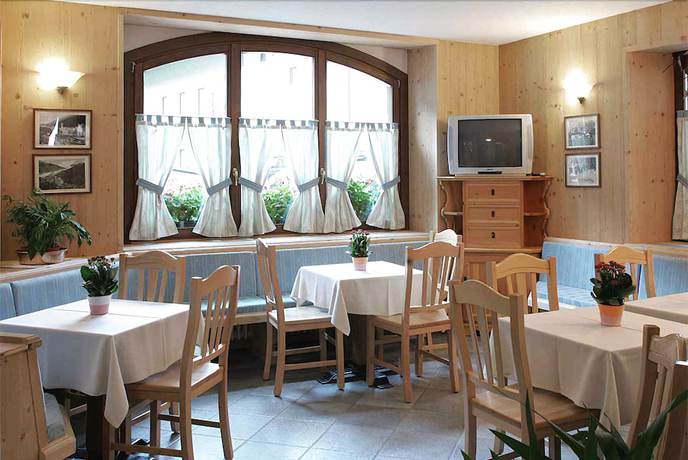 Imagen del bar/restaurante del Hotel Compagnoni, SANTA CATERINA VALFURVA. Foto 6