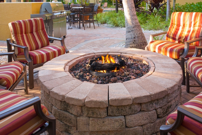 Imagen de los exteriores del Hotel Compass By Margaritaville Naples. Foto 13