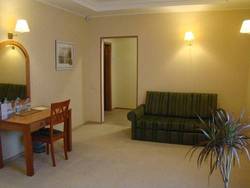 Imagen de la habitación del Hotel Compass Hotel. Foto 26