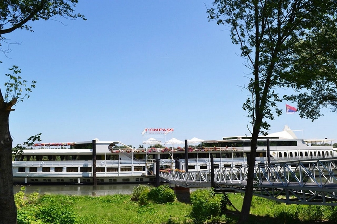 Imagen general del Hotel Compass River City Boatel. Foto 7