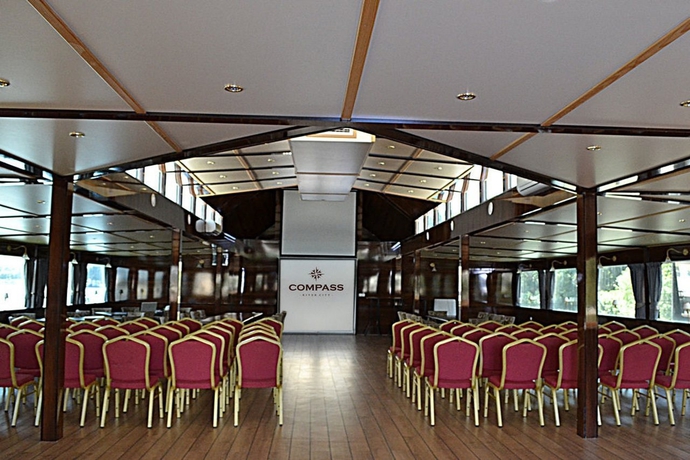 Imagen general del Hotel Compass River City Boatel. Foto 9