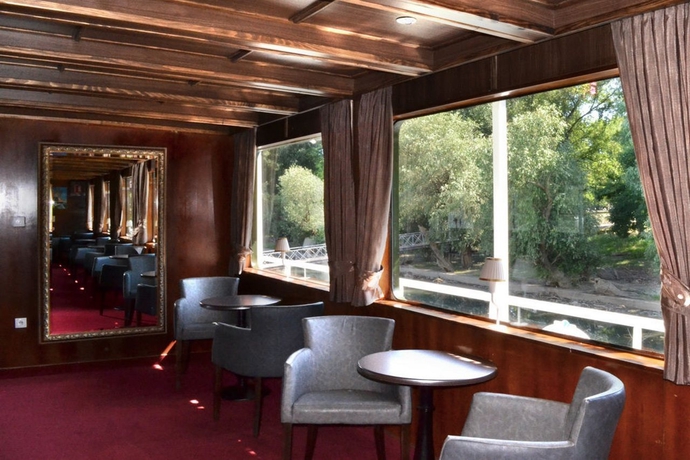 Imagen general del Hotel Compass River City Boatel. Foto 10