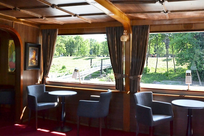 Imagen general del Hotel Compass River City Boatel. Foto 13