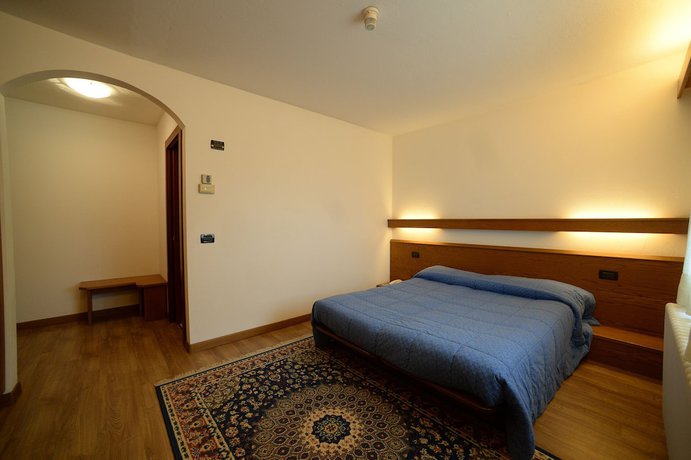 Imagen de la habitación del Hotel Compet. Foto 6