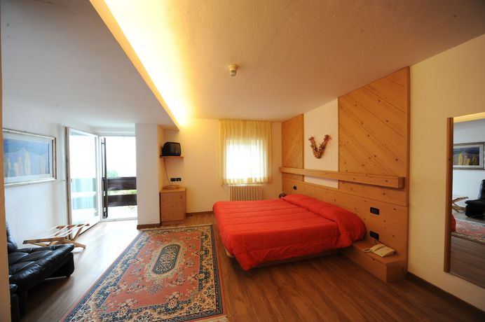 Imagen de la habitación del Hotel Compet. Foto 8