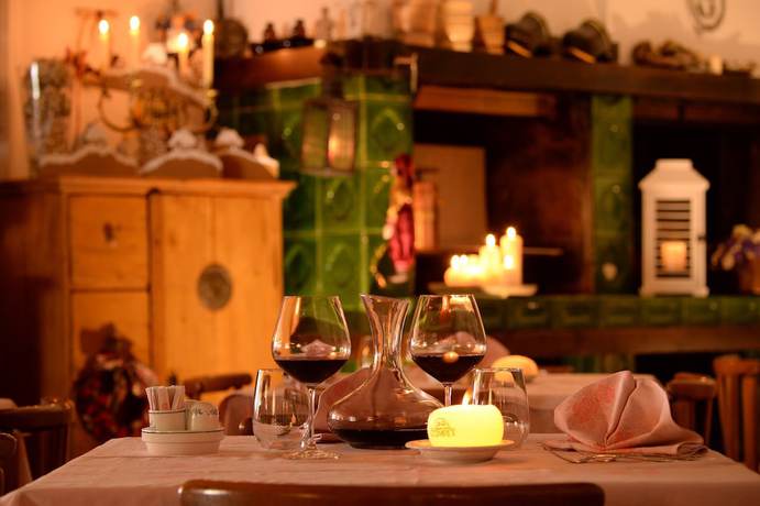 Imagen del bar/restaurante del Hotel Compet. Foto 3