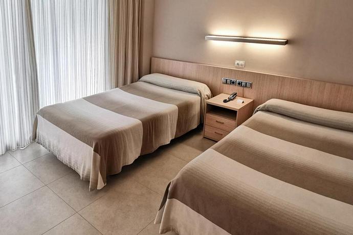 Imagen de la habitación del Hotel Complejo Acuazul. Foto 6