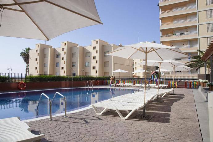 Imagen de la piscina del Hotel Complejo Acuazul. Foto 14