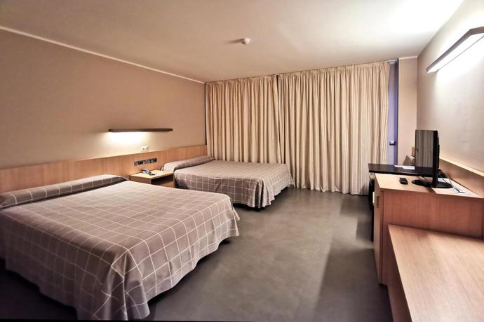 Imagen de la habitación del Hotel Complejo Acuazul. Foto 8