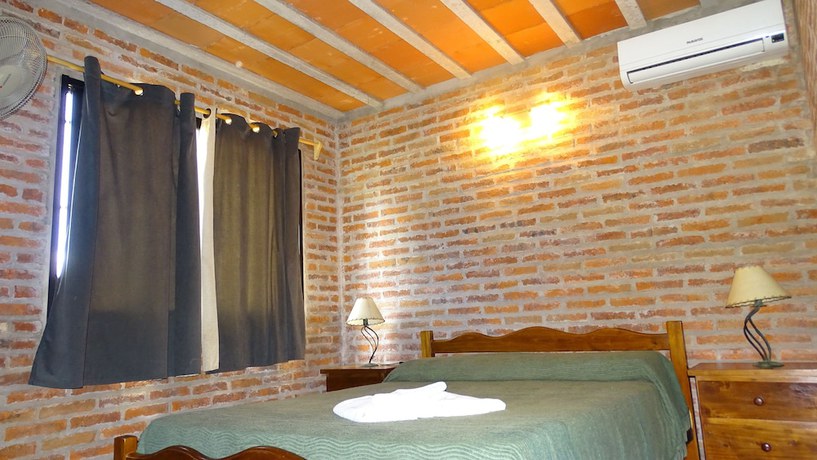Imagen de la habitación del Hotel Complejo Cabanas Piriapolis. Foto 17