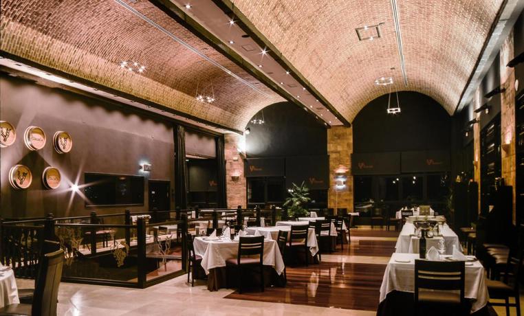 Imagen del bar/restaurante del Hotel Complejo Enoturístico Finca La Estacada. Foto 2