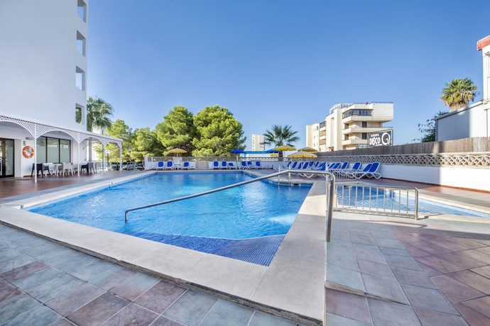 Imagen de la piscina del Hotel Complejo La Santa Maria. Foto 11