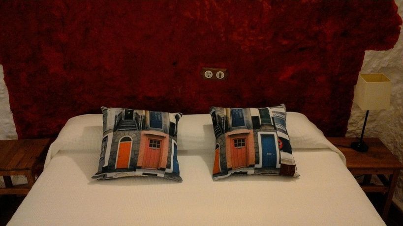 Imagen de la habitación del Hotel Complejo La Tala. Foto 5