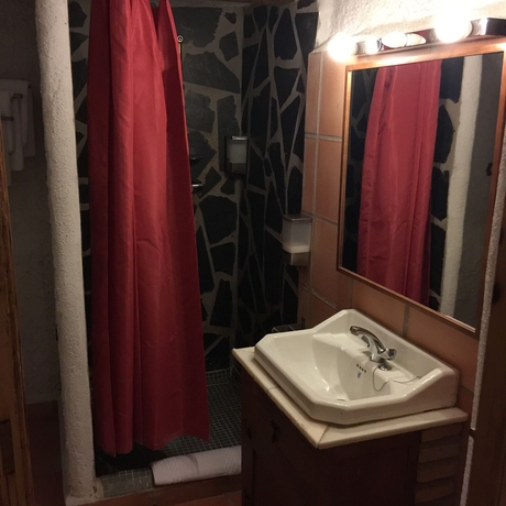 Imagen de la habitación del Hotel Complejo La Tala. Foto 7