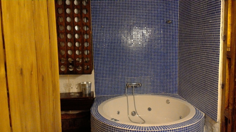 Imagen de la habitación del Hotel Complejo La Tala. Foto 10