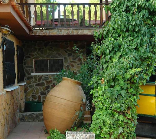 Imagen de la habitación del Hotel Complejo La Villa Don Quijote. Foto 11