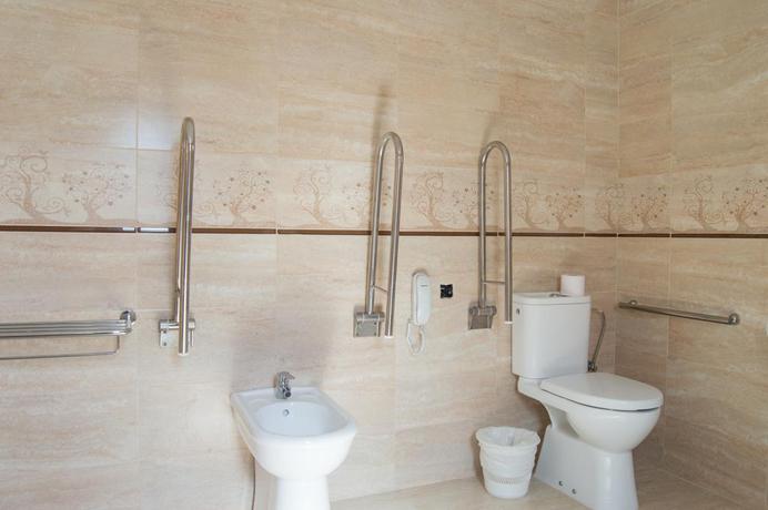 Imagen de la habitación del Hotel Complejo Lago Playa. Foto 7