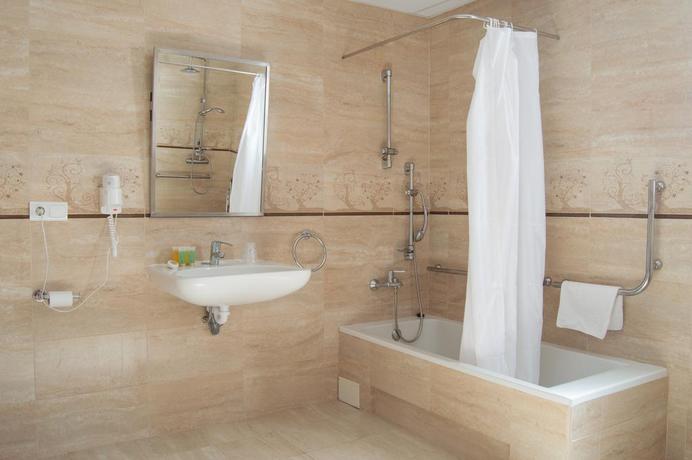 Imagen de la habitación del Hotel Complejo Lago Playa. Foto 12