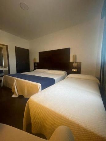 Imagen general del Hotel Complejo Leo 24H. Foto 12