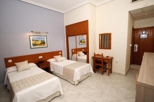 Imagen de la habitación del Hotel Complejo Los Rosales. Foto 5