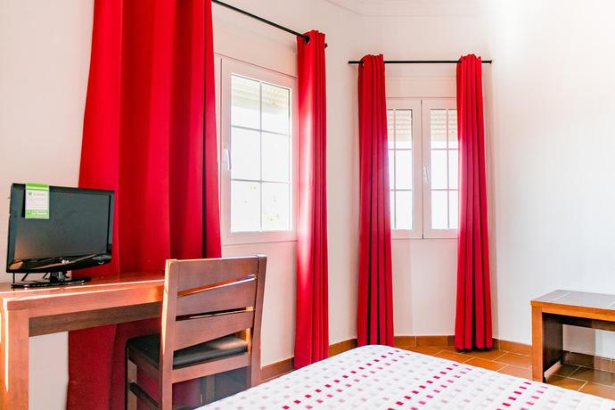 Imagen de la habitación del Hotel Complejo Los Veneros 1*. Foto 4