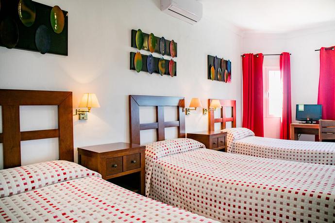 Imagen de la habitación del Hotel Complejo Los Veneros 1*. Foto 5