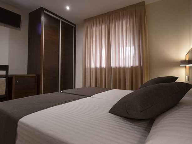 Imagen de la habitación del Hotel Complejo O Pi&ntilde;eiral. Foto 8