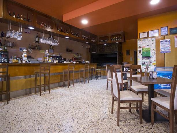 Imagen del bar/restaurante del Hotel Complejo O Pi&ntilde;eiral. Foto 4