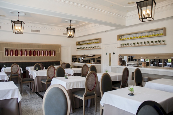 Imagen del bar/restaurante del Hotel Complejo Paris. Foto 5