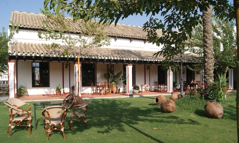 Imagen de los exteriores del Hotel Complejo Pequeño Rocío - Hostel. Foto 14