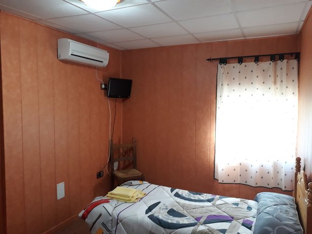 Imagen de la habitación del Hotel Complejo Recreativo Ba&ntilde;os del Sagrario. Foto 12